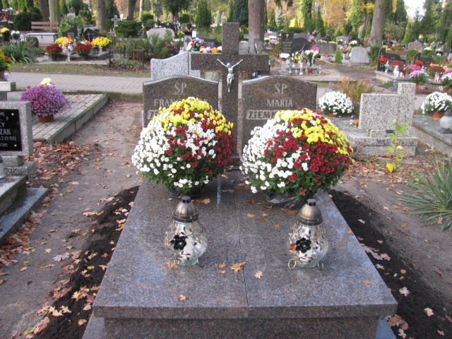 Grób Maria Ziemkiewicz
