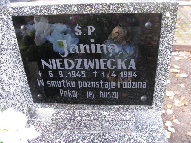 Janina Niedźwiecka 1945 Słubice - Grobonet - Wyszukiwarka osób pochowanych