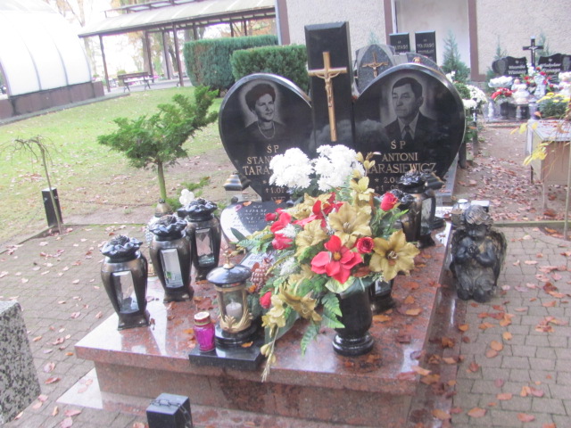 Grób Adam Tarasiewicz