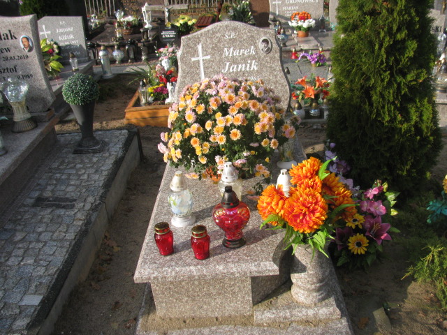Grób Marek Janik