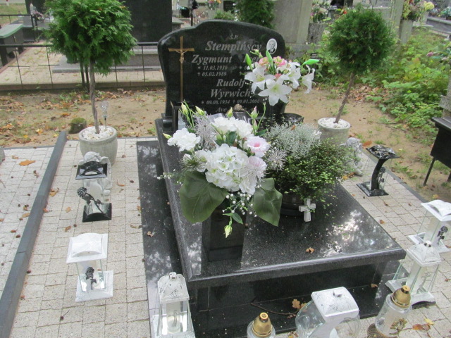 Grób Janusz Stempiński